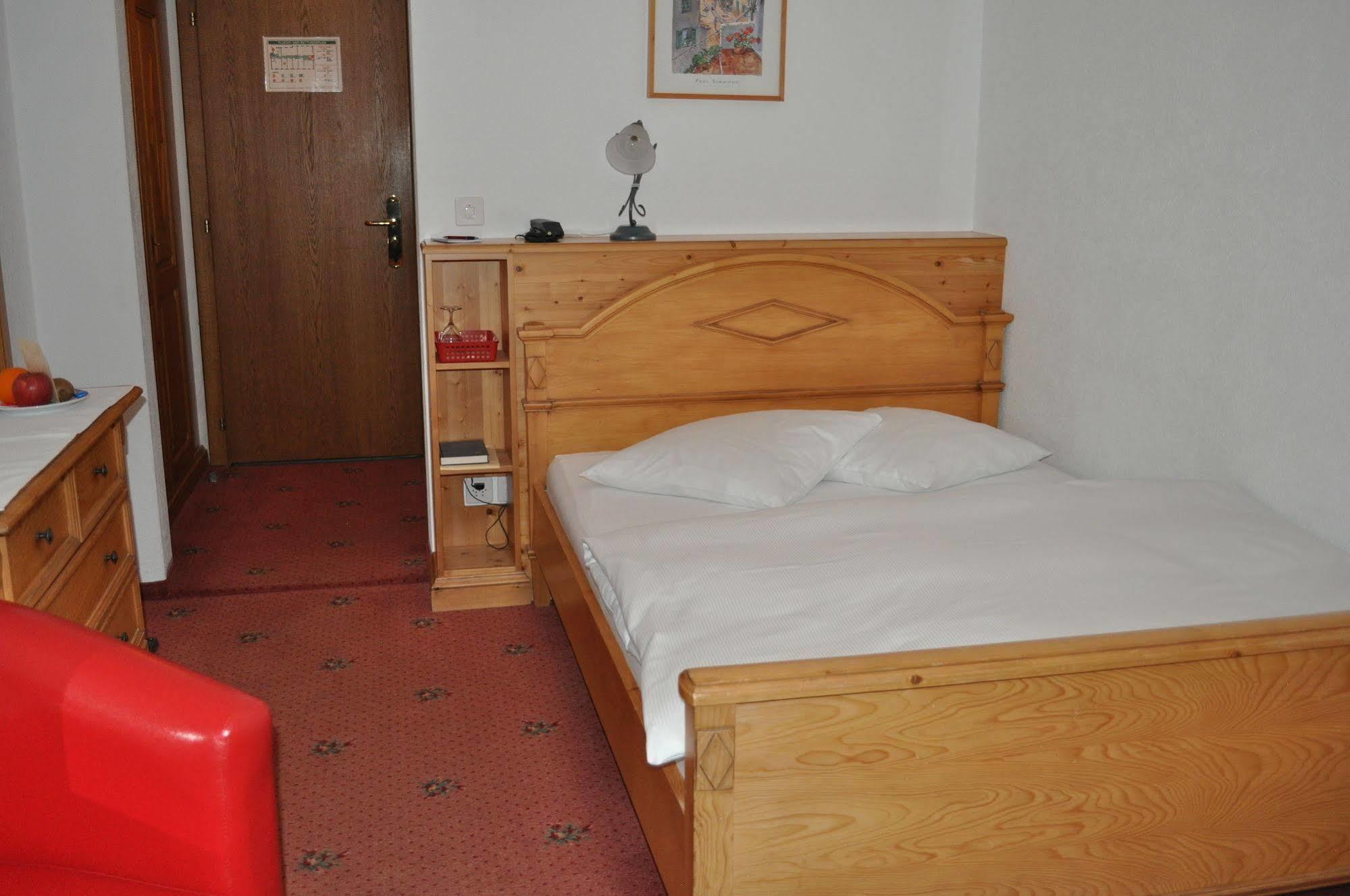 Hotel Bernina Понтрезина Екстериор снимка
